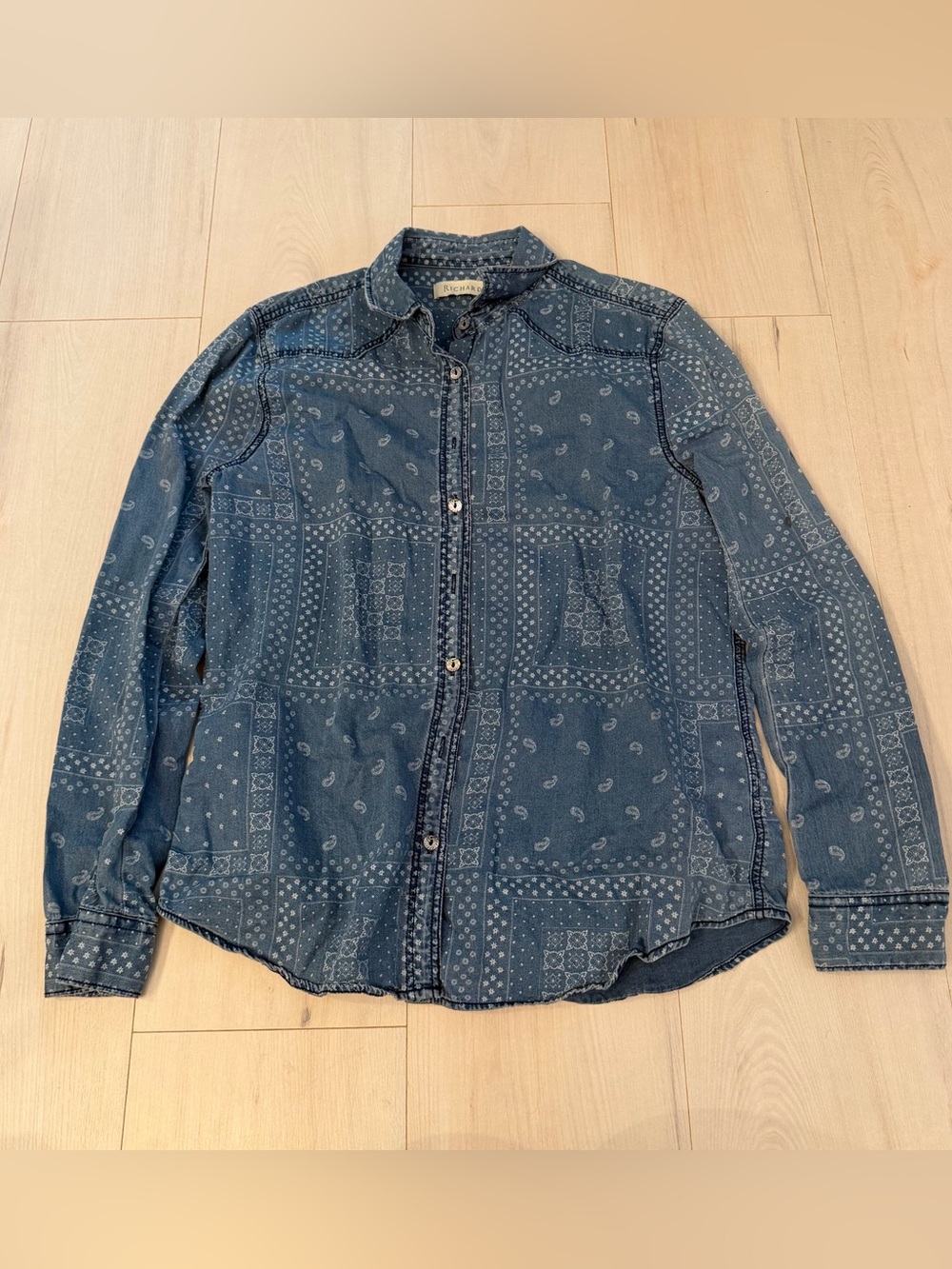 Women's Blue Bandana-Print Button-Down Shirt